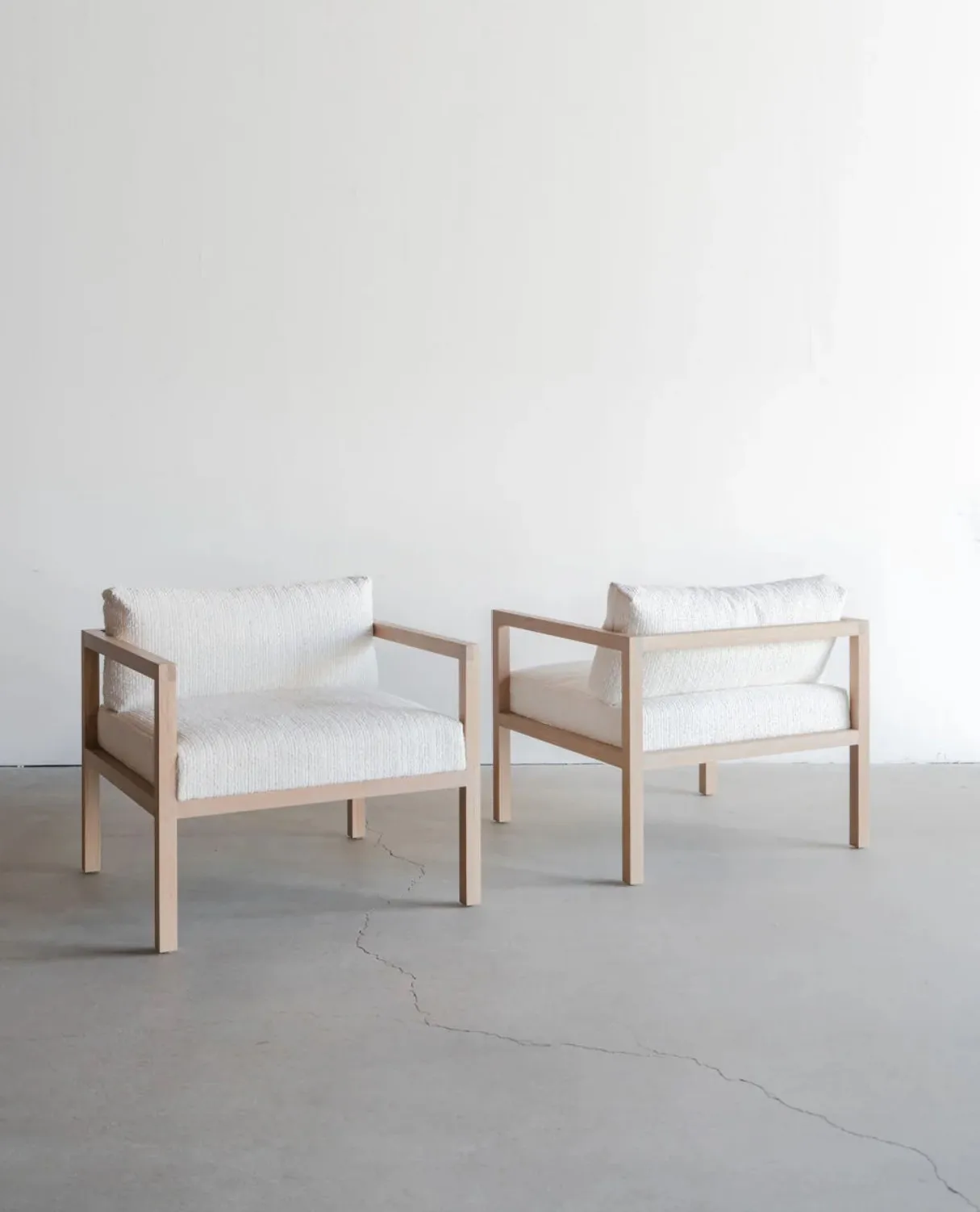 EVE LOUNGE CHAIR 100% Premium Solid Wood Linen Cushion Chair for Outdoor and Indoor Home Furniture