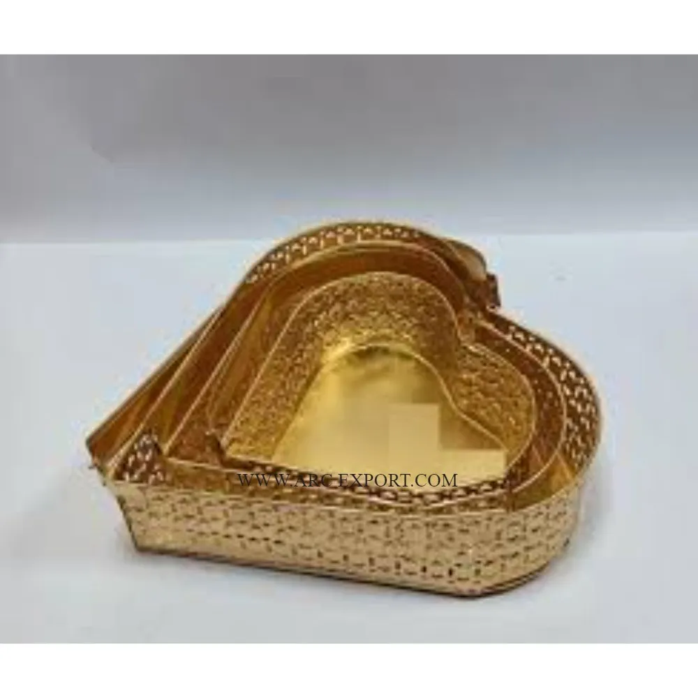 Set Of 3 Heart Shape Metal Gold Color Gift Hampers Vintage Different Sizes Unique Designing Table Top Gift Hamper Baskets