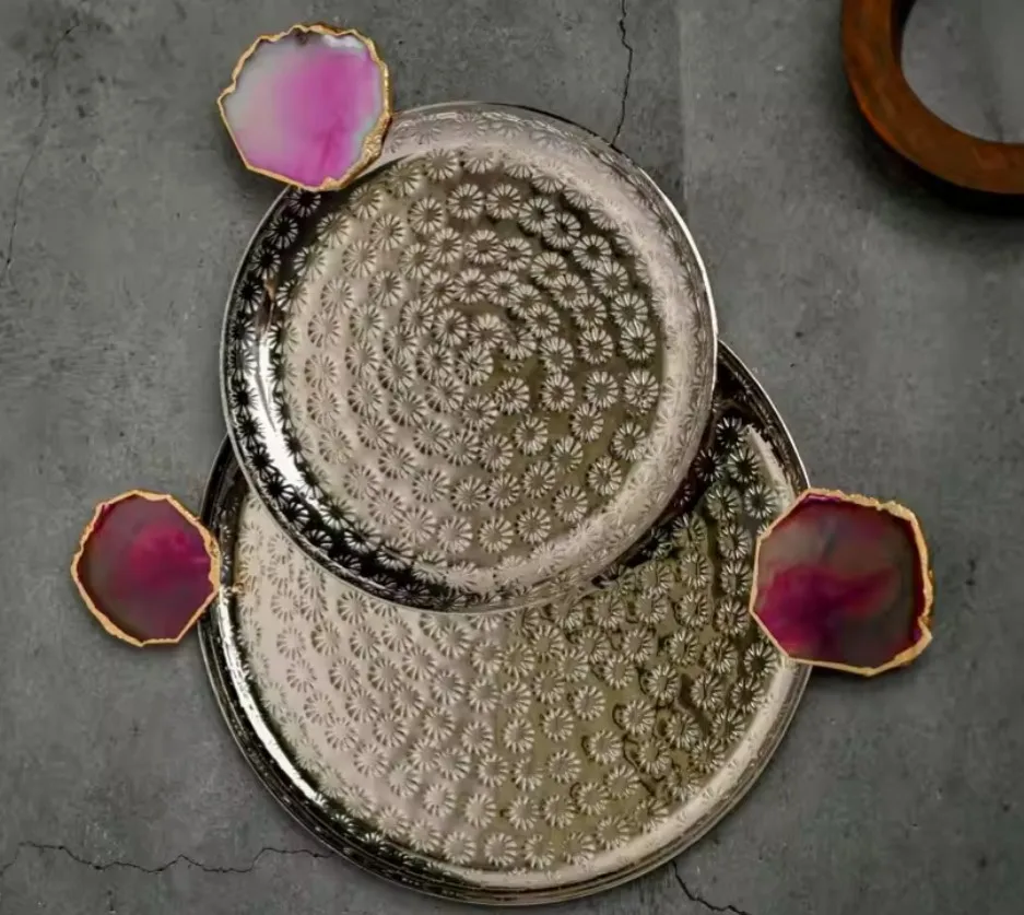 Custom Finished round Serving Tray with Handle Metal Bulk Supplies for Hotels Direct from Factory