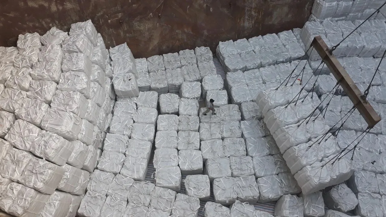 PORTLAND CEMENT cement-based type CEM 42.5N and low price Application long-distance trucks  factory in Vietnam