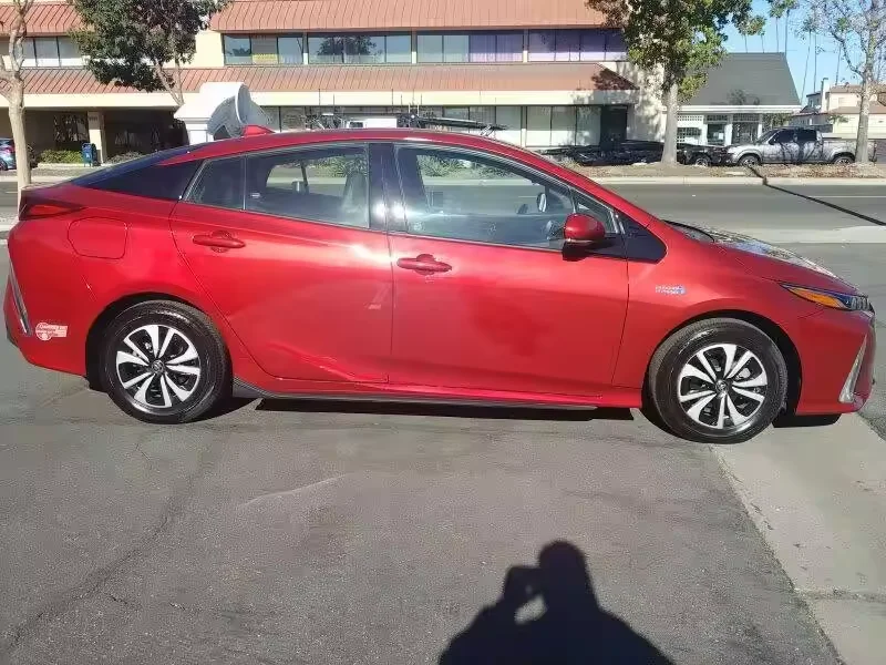 Используется 2017 Toyot.a Prius Prime