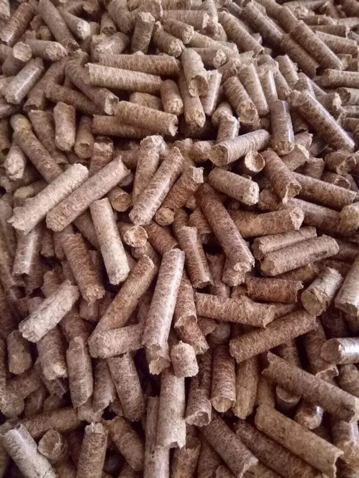 Big Mountain Brand  High Quality 1.5-3 Ash  size 6mm 8mm Acacia Bamboo Export worldwide A1 Wood Pellets From Vietnam
