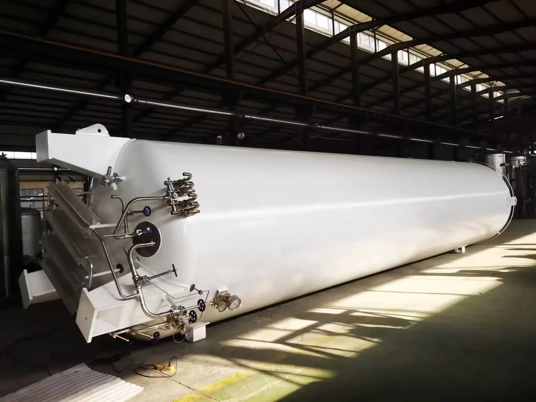 25M3 Vertical Cryogenic Tank Multi Layer High Vacuum Insulation LOX LN2 LAR LCO2 LNG