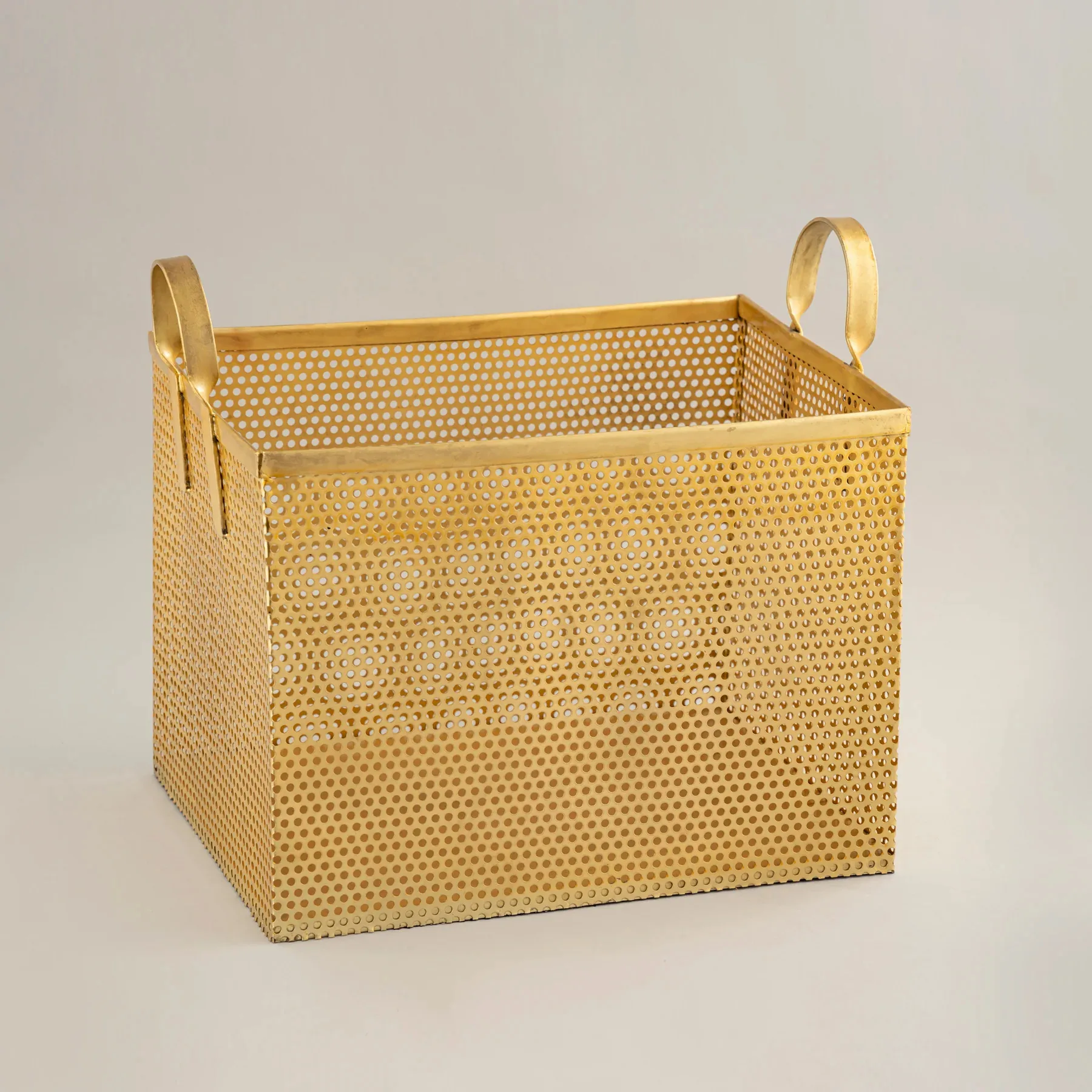 Trending 2024 Rectangular Metal Golden Storage Baskets with Handle Laundry Storage Baskets for Home Decorative