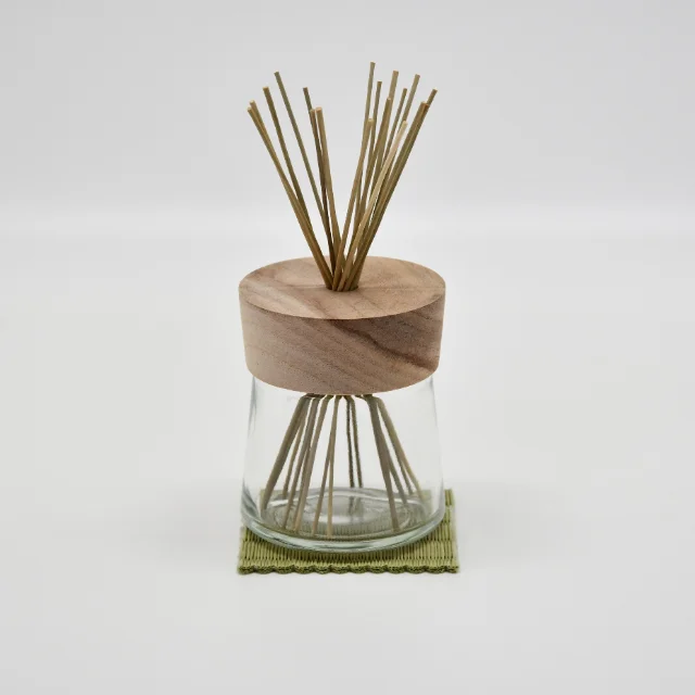 OEM/100mL Hot sale unique reed diffuser bottle used wood and rush, made in japan,Artisan industrial arts