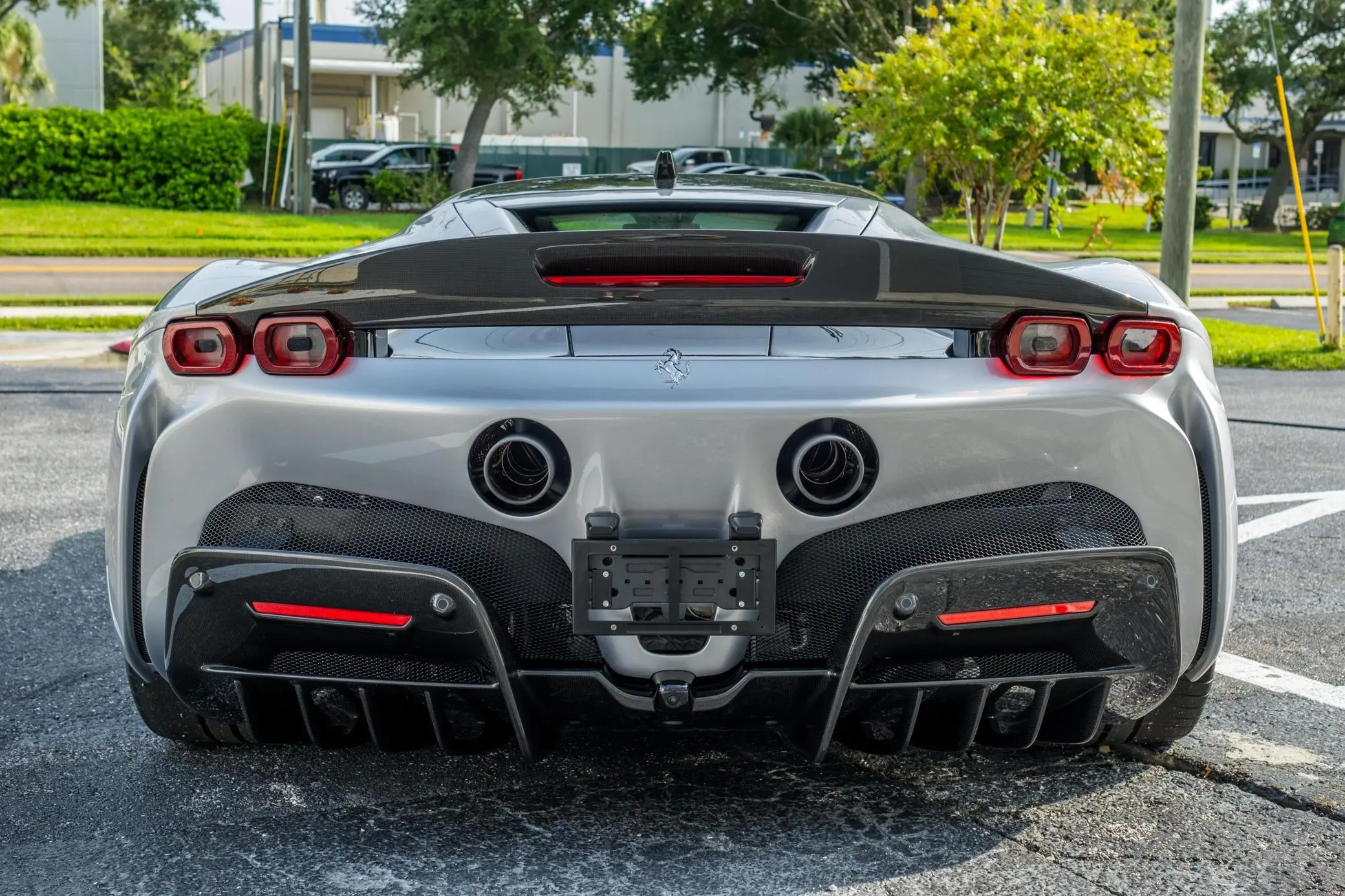 Чистый титул 2021 Fe rra ri SF90 Stradale