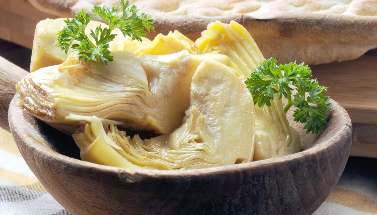 Made in Italy gourmet preserved vegetables in mason jar whole artichoke in oil 1700 ml