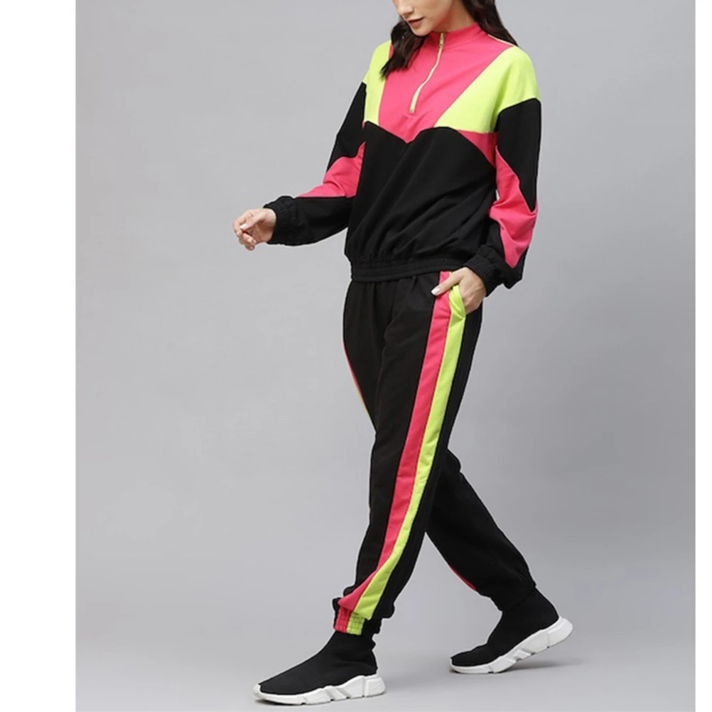 Latest Custom High Quality Nylon Material Tracksuit Embroidery Logo Windbreaker Tracksuit With Pockets Wholesale Rate OEM