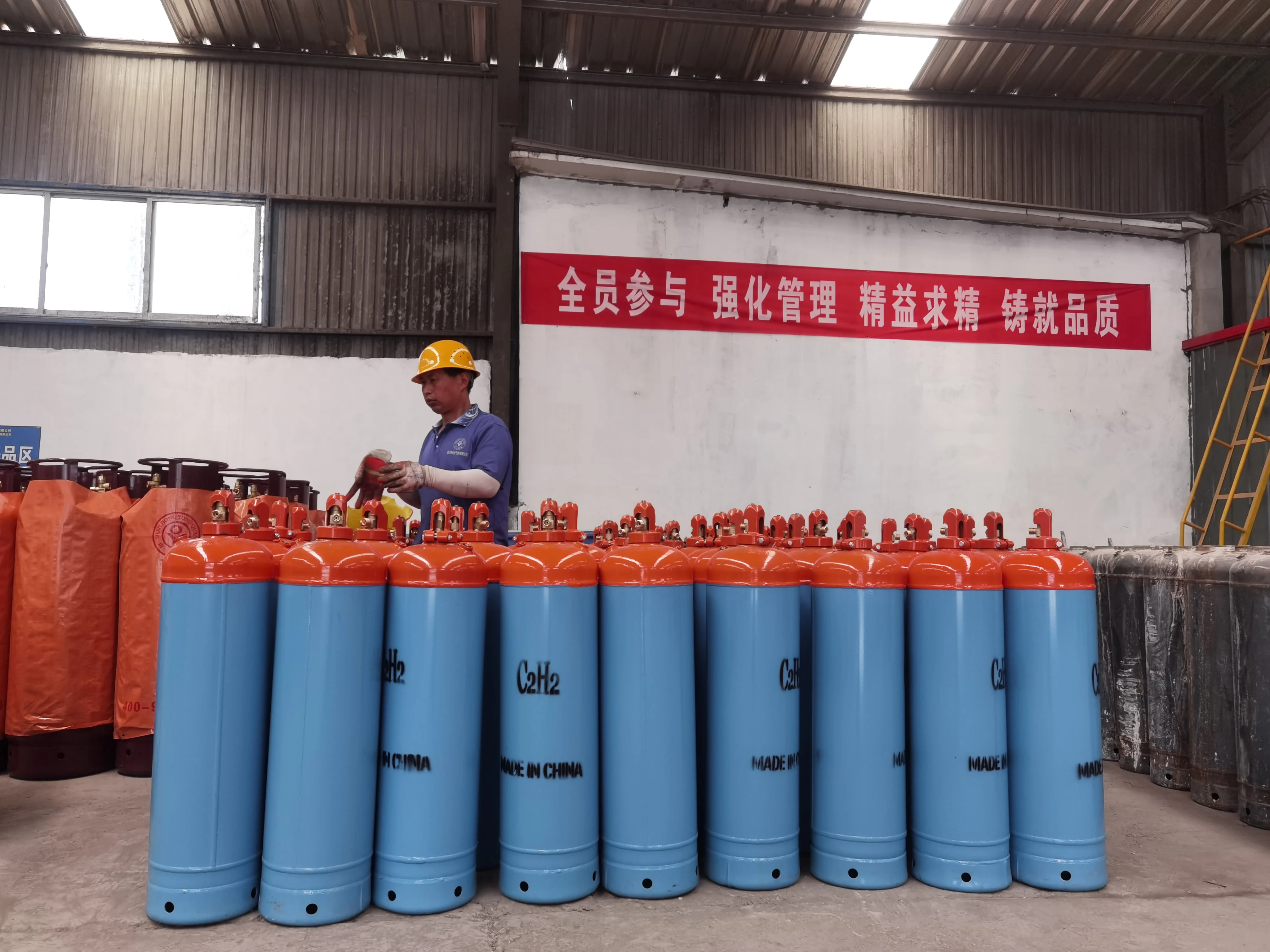 Китайская фабрика промышленный газ 40-литровые ацетиленовые цилиндры высокой чистоты лабораторный класс 99.5% газовый ацетиленовый флакон C2h2