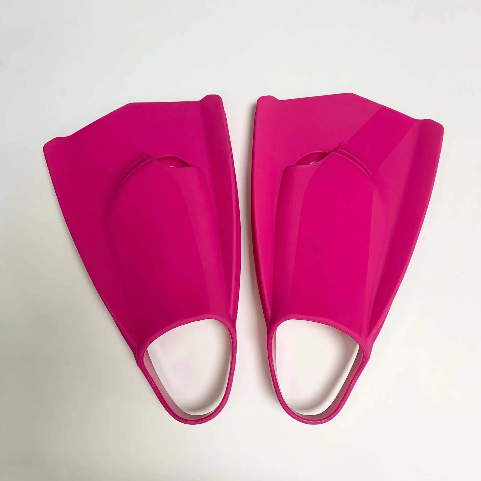 Custom Logo Print Silicone Flippers Professional Swimming and Diving Training Fins Snorkeling Equipment Adult Short Fins
