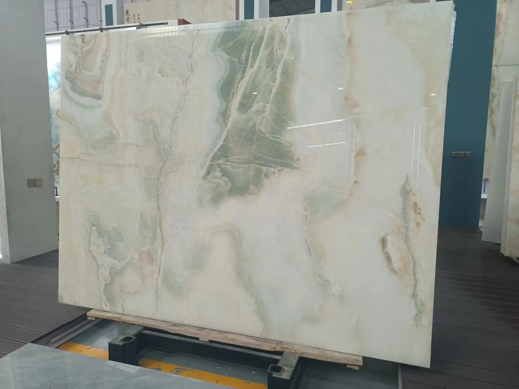 Light Green Quartzite Slab With Dark Green Veins For Countertop Table top Wall Decoration