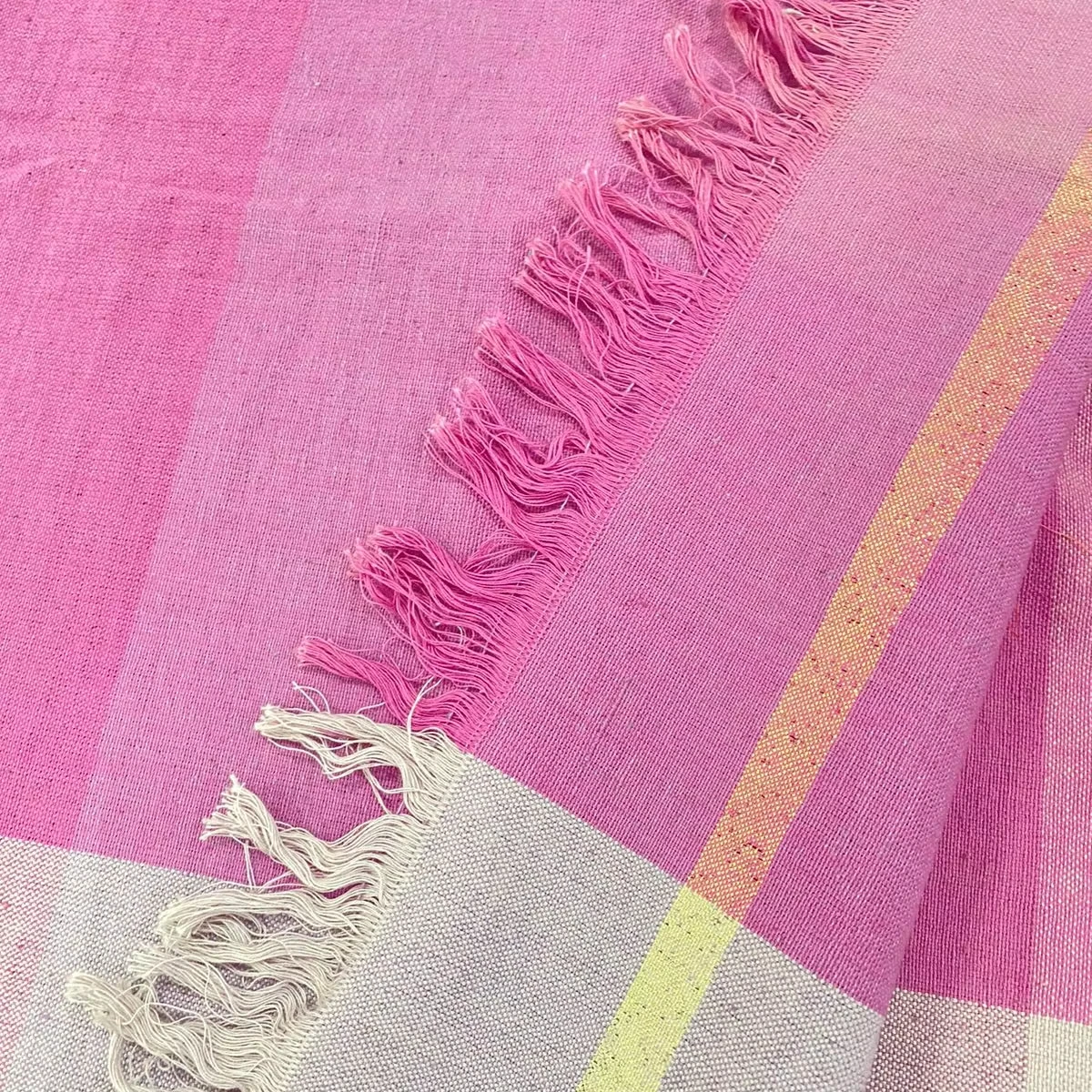 100% Cotton Fouta Pareo Shawl Vertical Woven Striped Design Customizable Sizes Materials Packaged in Mumbai India for Winter Use