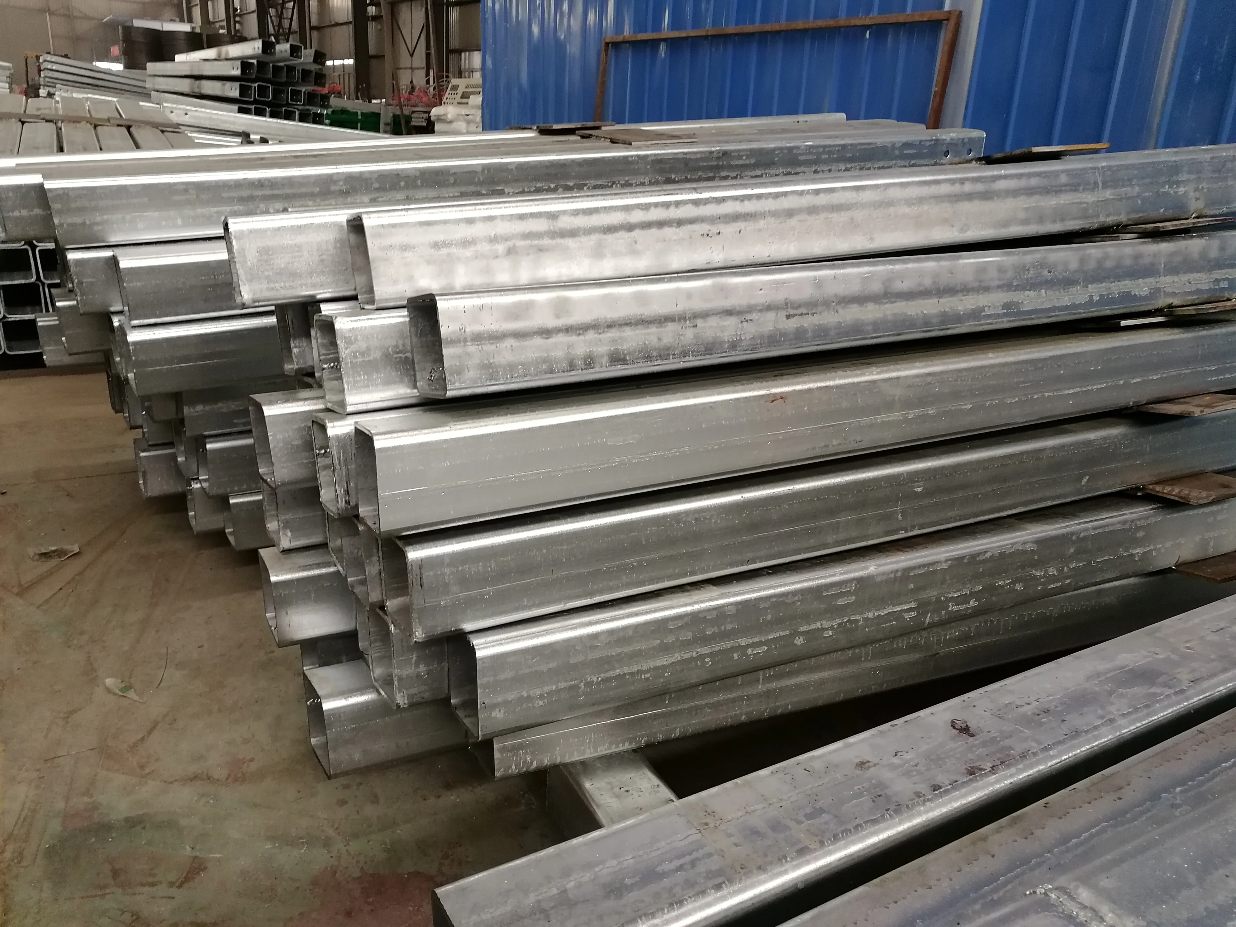 Steel Square Post for Tri Beam Highway Guardrail