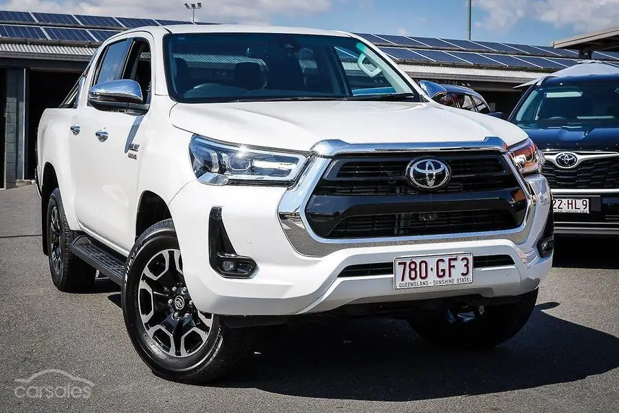 2022 2023 2024 подержанных автомобилей 2021 TOYOTA HILUX DOUBLE CABIN 4x4 пикап REVO CAB