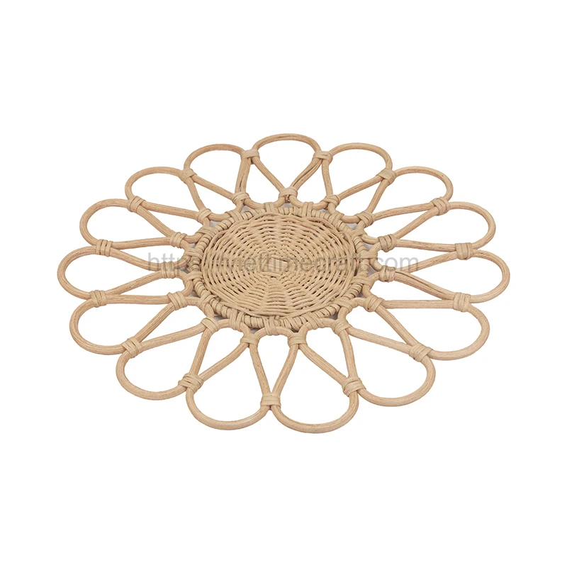 New Design Flower Brown Rattan Placemat Charger Handwoven For Dinning Table Made In Vietnam