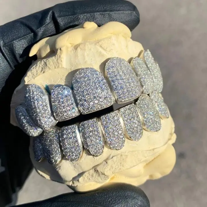 Hip Hop Iced Out Grillz Top Bottom Moissanite Diamond Gold Silver Color Teeth Grillz for Men Women Dental Jewelry