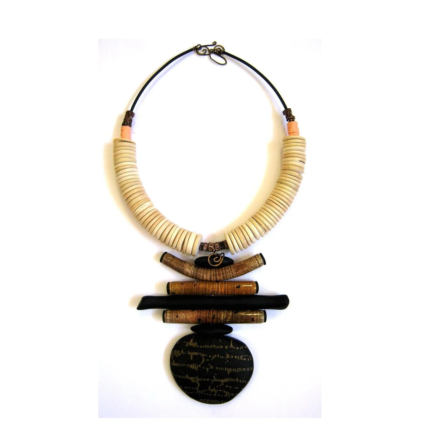 Premium quality Buffalo Horn Pendant Necklace in natural horn and Resin jewels in buffalo horn pendant for hot sale