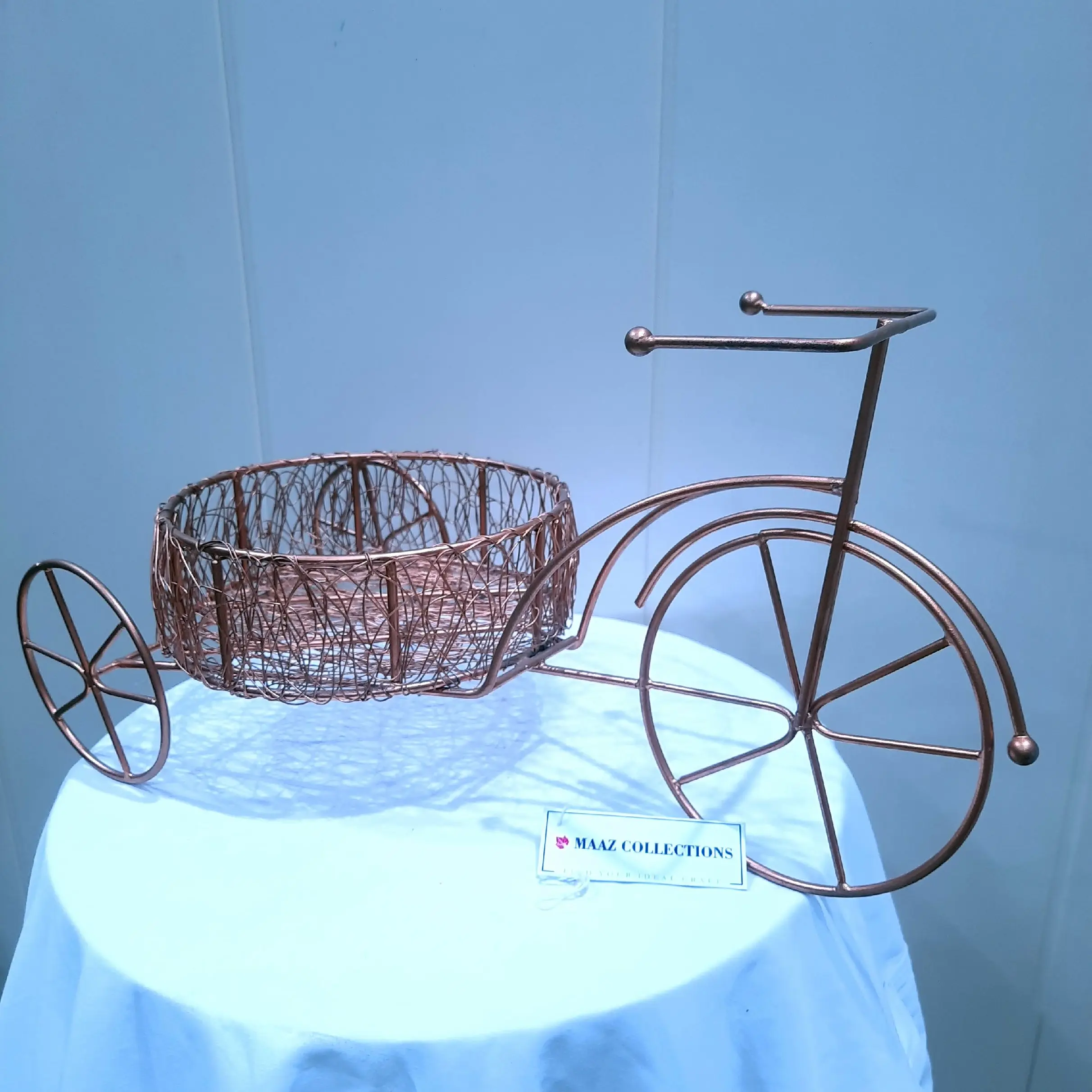 Golden Iron Gift Hamper Basket with Handle with unique design in Round shape Hamper Decorative Food Organizer