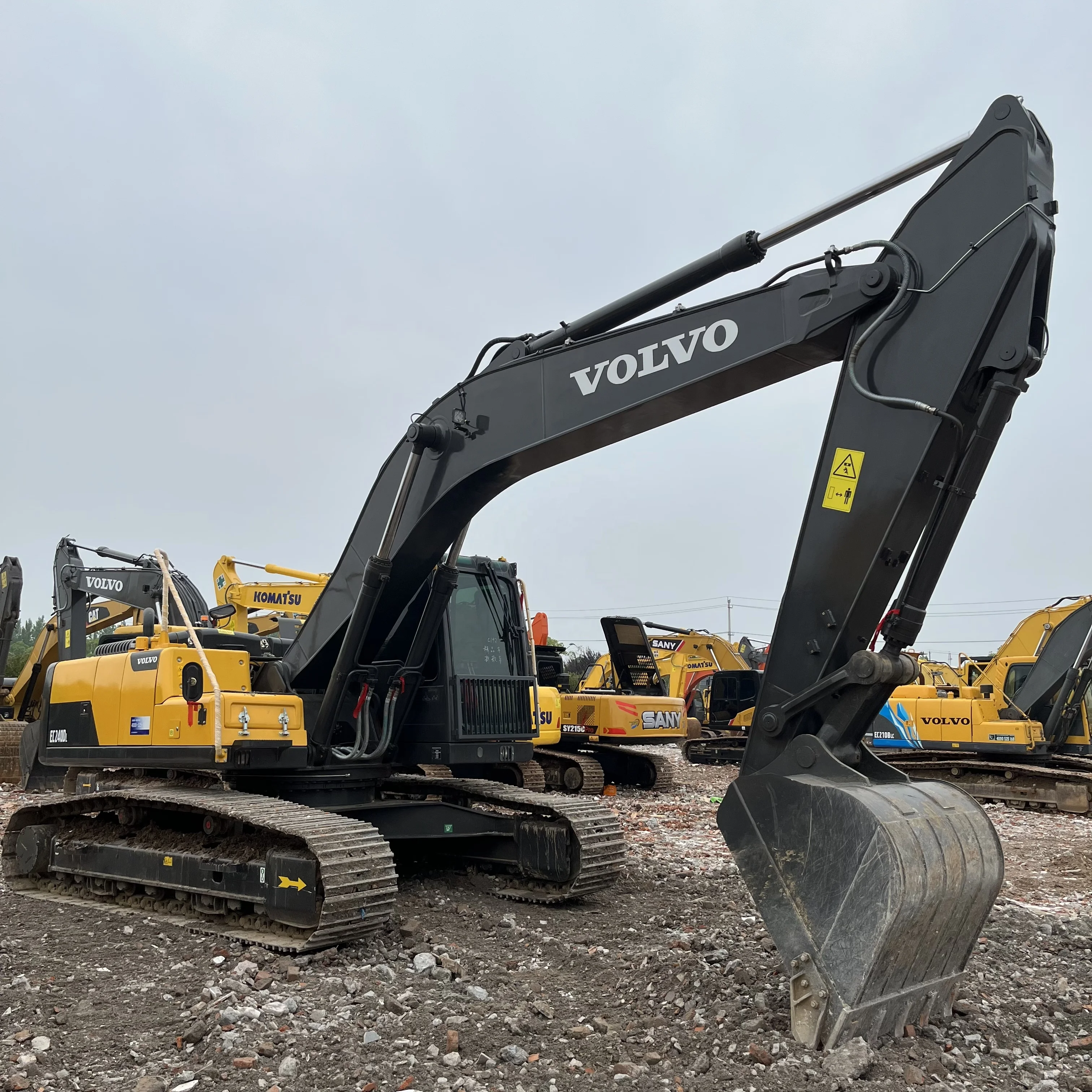 Used Korea Volvo EC240D excavator,24ton medium hydraulic crawler backhoe excavator,EC240 harga earth-moving excavator Volvo baru