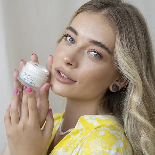 Luxury Moisturizing Cream - Olive Oil & Papaya & Green Adults 50 Ml Female Fast Delivery Private Label Moisturizing Cream