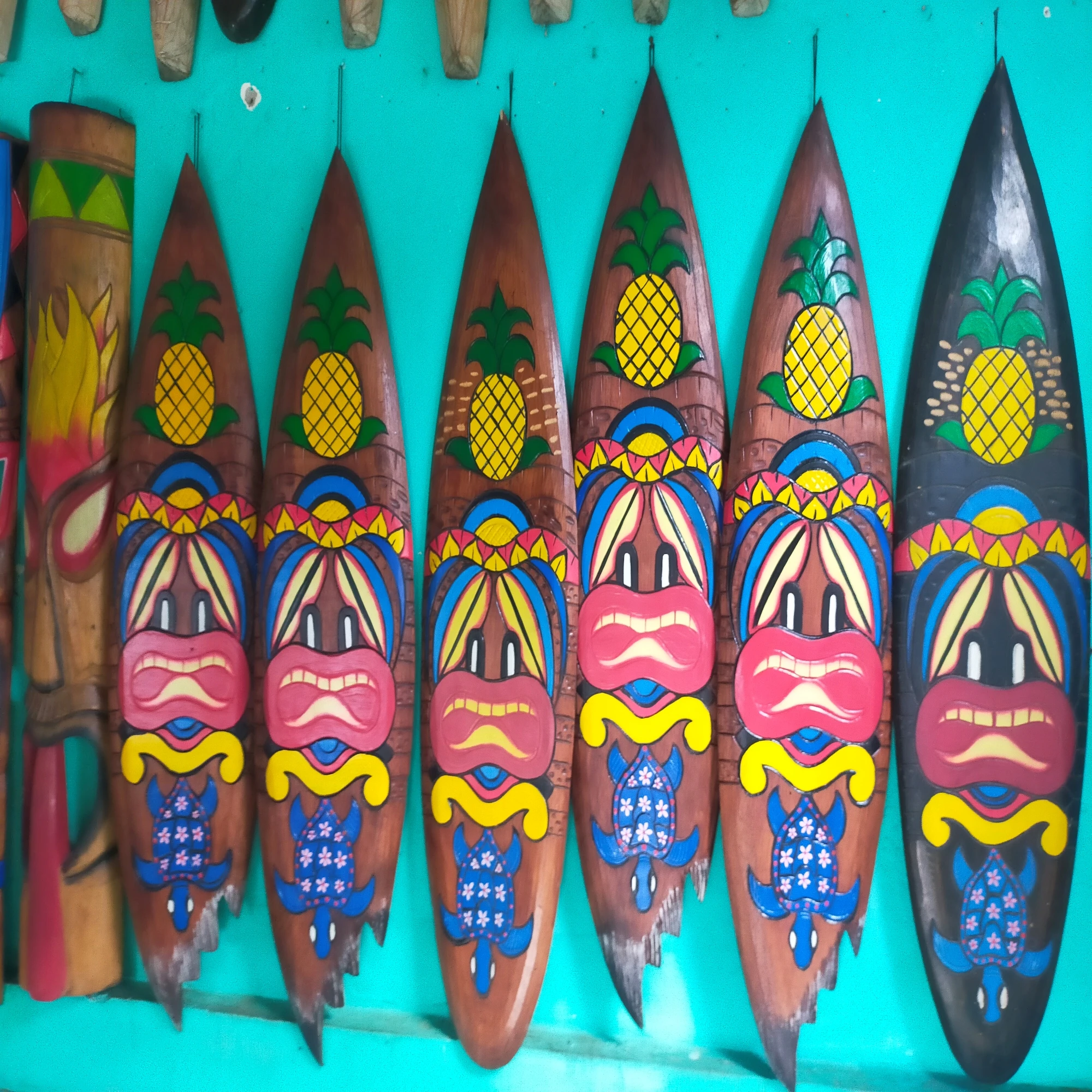 Bali Decorative Sign Board Polished Wood Craft Box Tray Jar round Pattern Home Gift Decorative Wooden Sign from Pine Wood