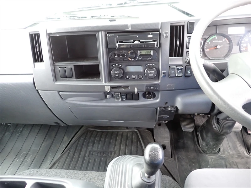 Used Japan ISUZU FORWARD Good Condition Loader