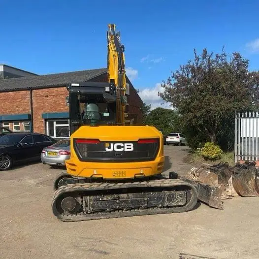 jcb098.jpg
