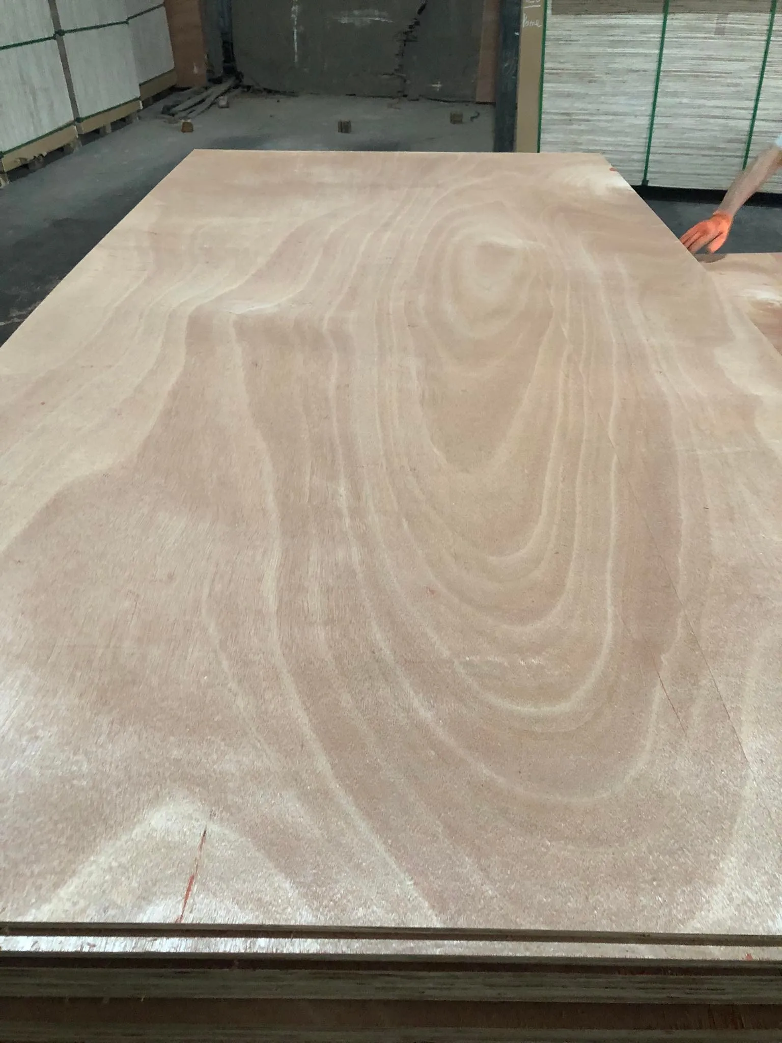 BEST RATE Okoume Plywood  Natural Veneer ALL GRADE Vietnam 4x8 for furniture OKOUME PLYWOOD