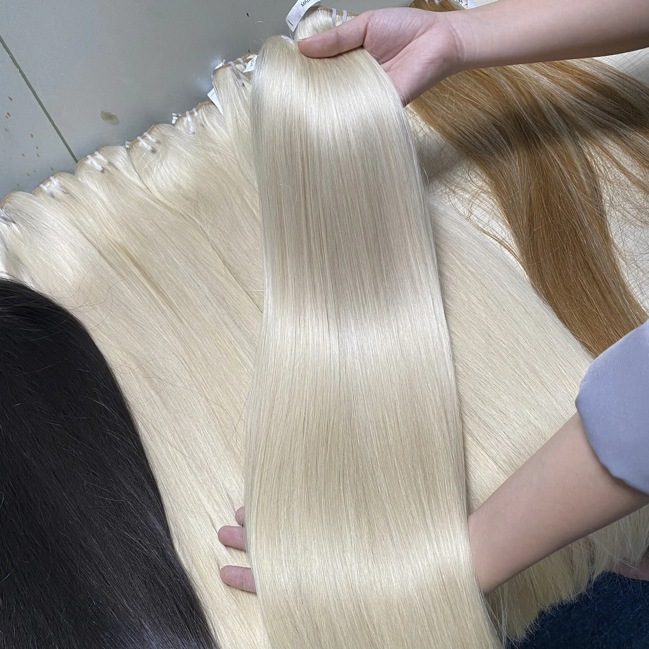 Высококачественные необработанные вьетнамские пучки волос 100% натуральные объемные волосы