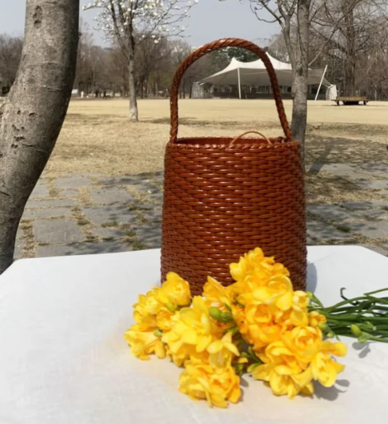 Custom Large Capacity Ladies Handbags Luxury Woven Tote Cow Hide Genuine Leather for Women for Summer and Winter