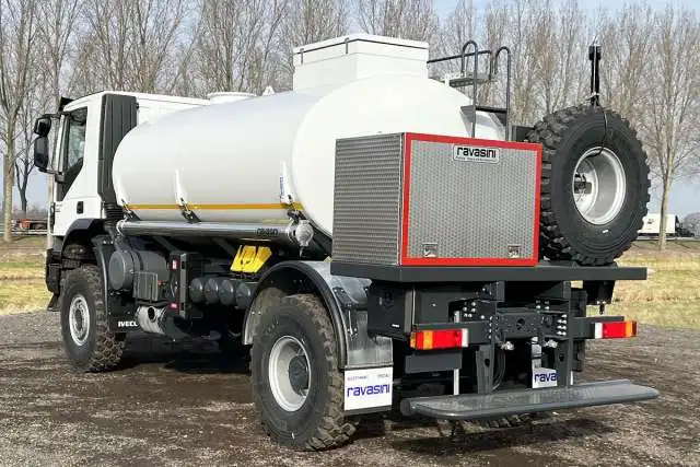 Новый топливный бак для грузовика Ive-co Tra kker AD190T38WH