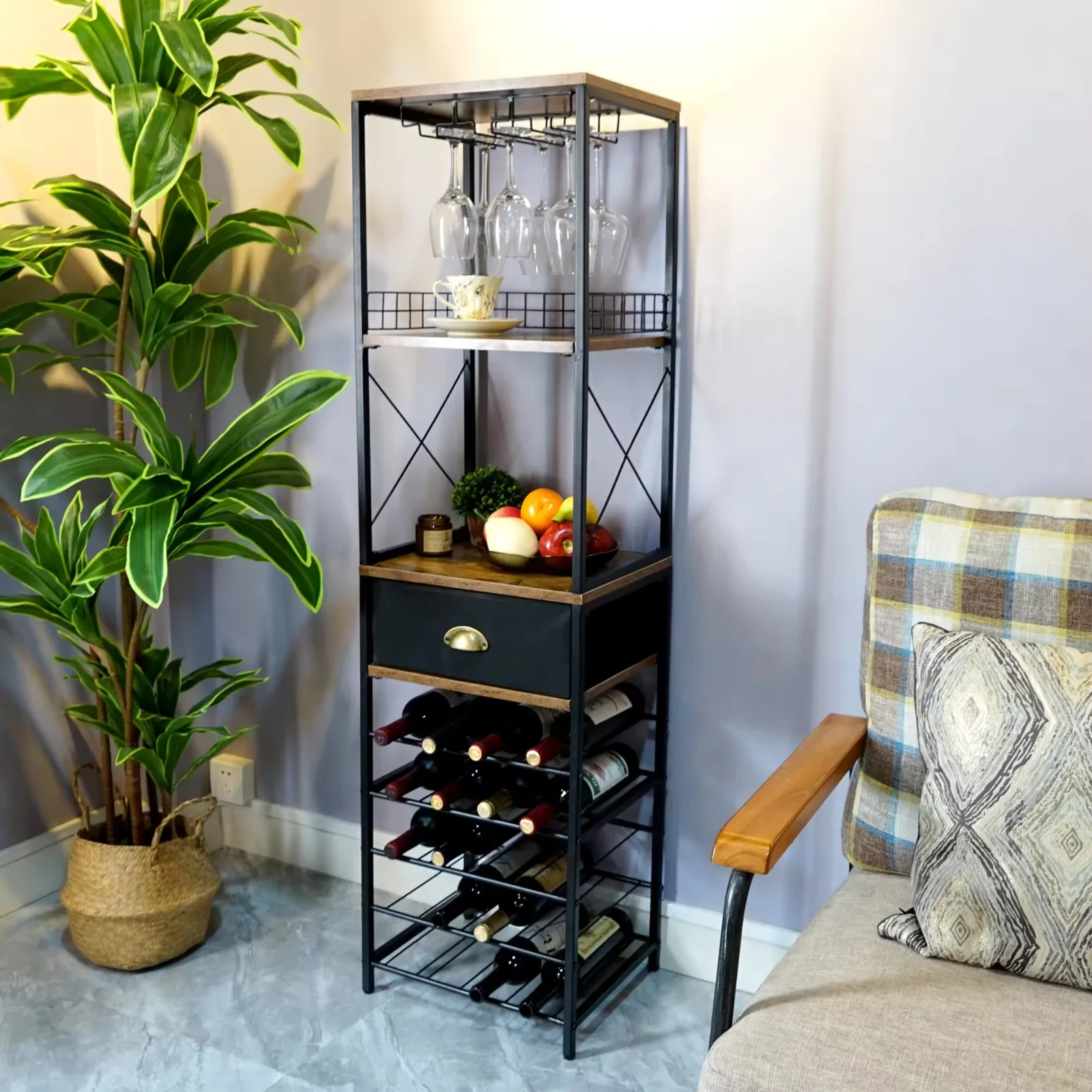 Export Quality Hammered Wire Metal Spice Jar Beverage Liquor Water Wine Bottle Display Rack from India