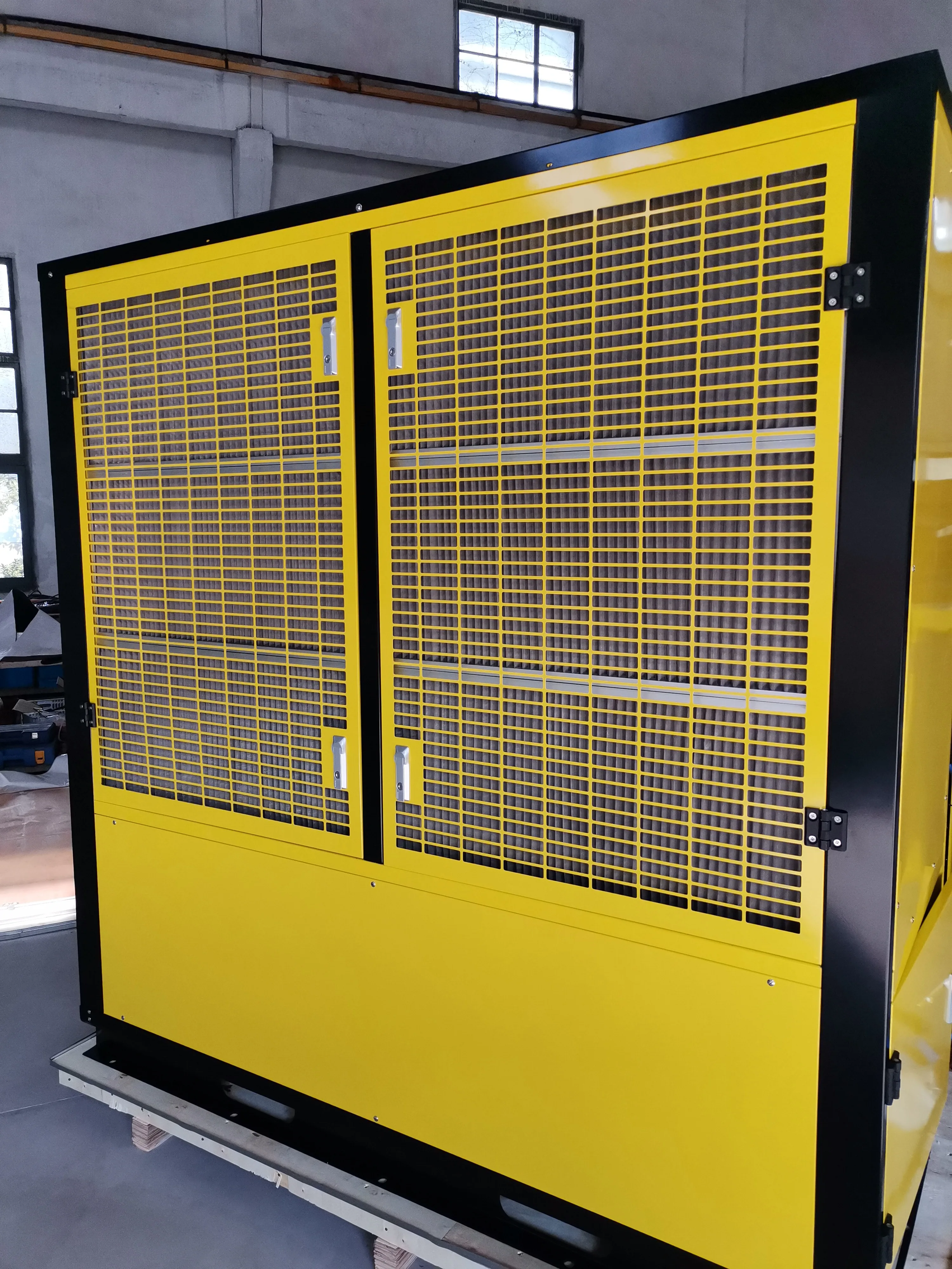 HL-A100L-27 Atmospheric Water Generator ( air to Machine ) Upto 1800 Liters at 30C 80%
