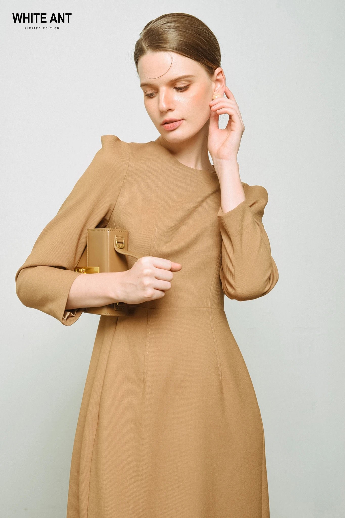 Женское платье с длинным рукавом