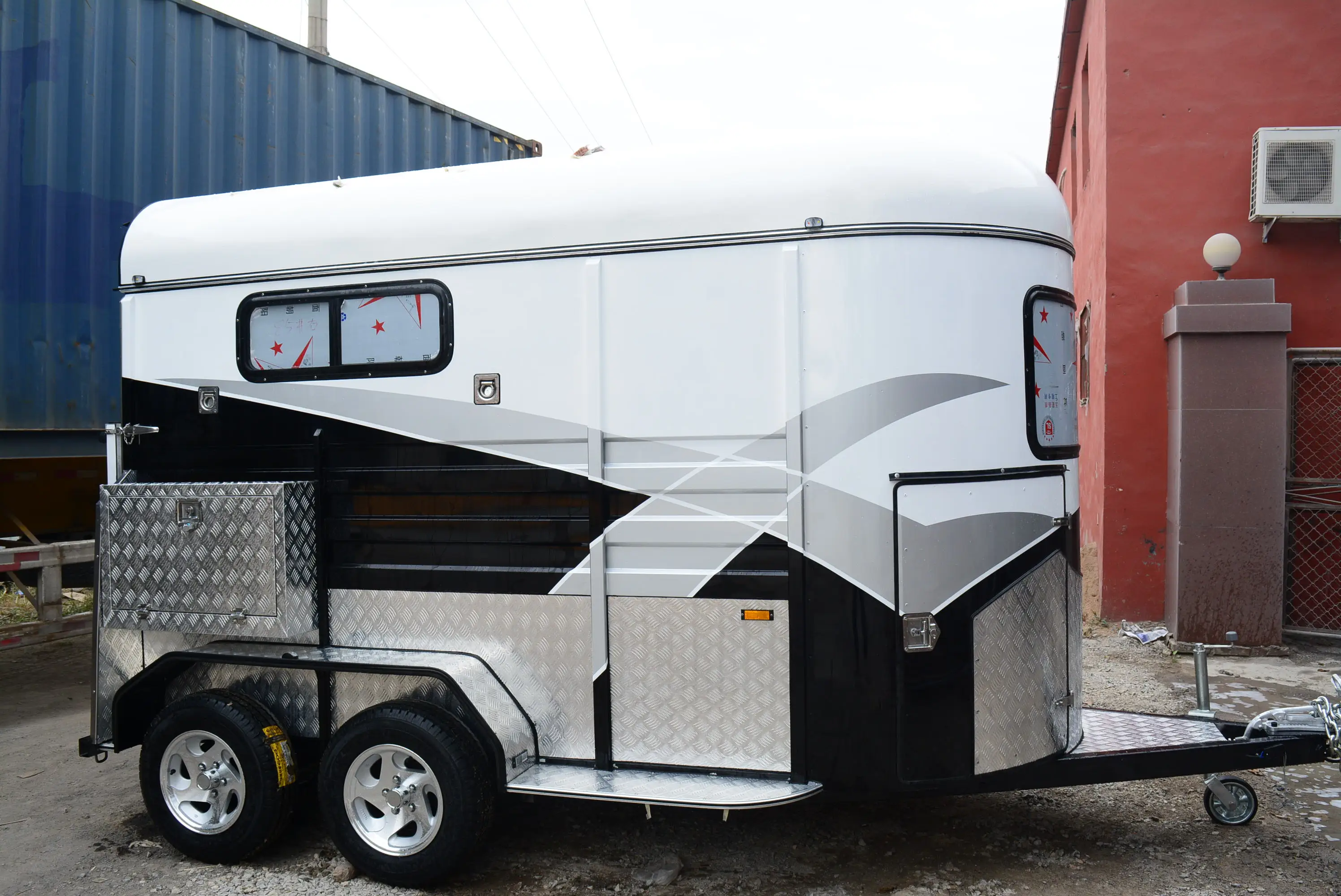 Professional Manufacture 2 Straight Loading Horse Trailer With Kitchen 2HSL-D