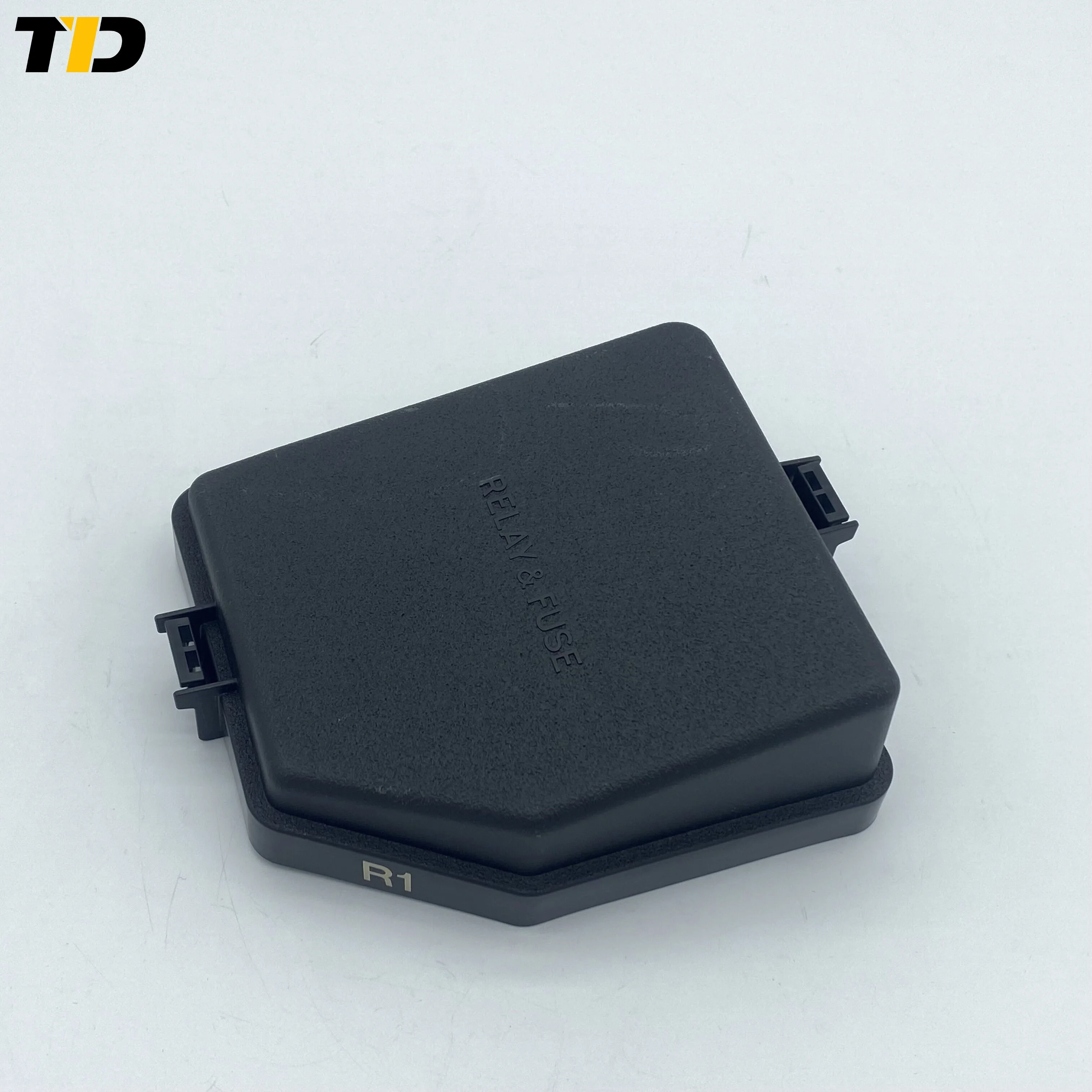 82662-42650 fuse box Upper Cover For Toyota RAV4 82662-42450 82662-42670 82662-42A40 82662-0R260 82662-0R270