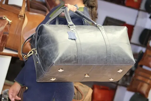 Fashion Leather Sports Travel Drop Shipping Customized Genuine Leather Duffle Bag For Travel And Luggage Premium leather Bag