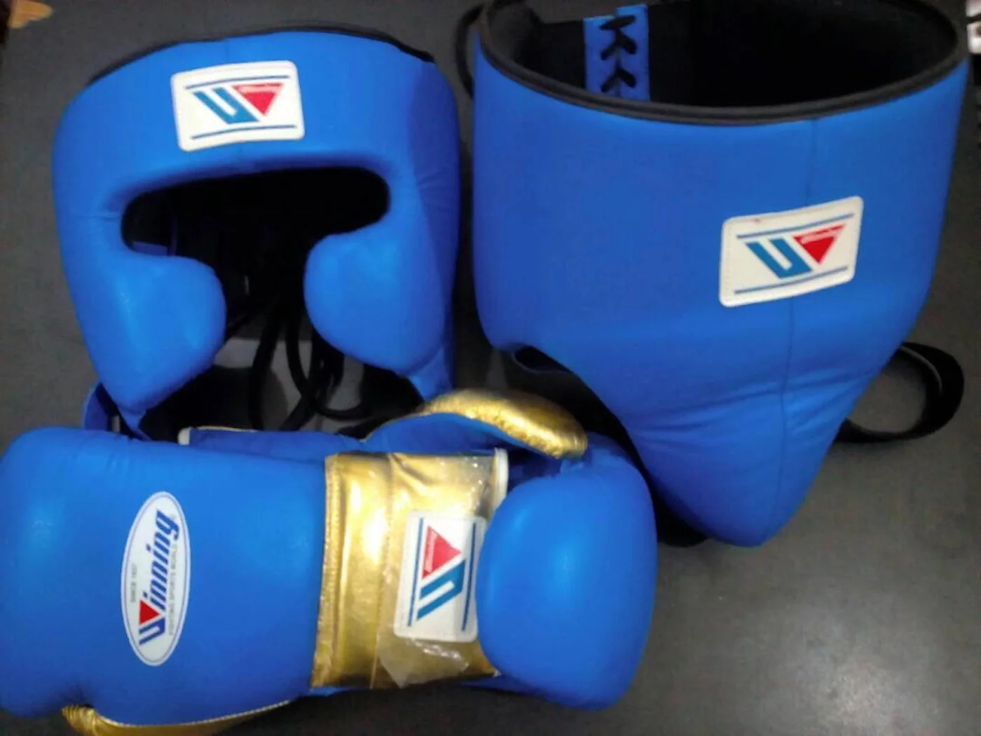 Custom Winning Leather Boxing Gloves with Personalized logo Professional Training Sparing Boxing Gloves focus pad head guard set