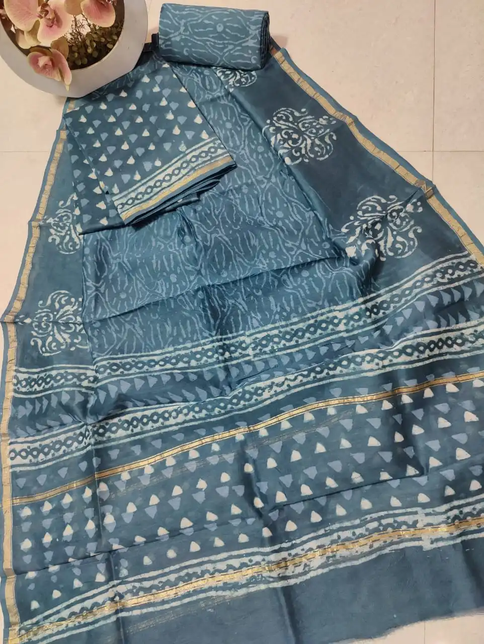 black floral design silk printed fabrics ideal for fashion designers and fashion boutiques for resale