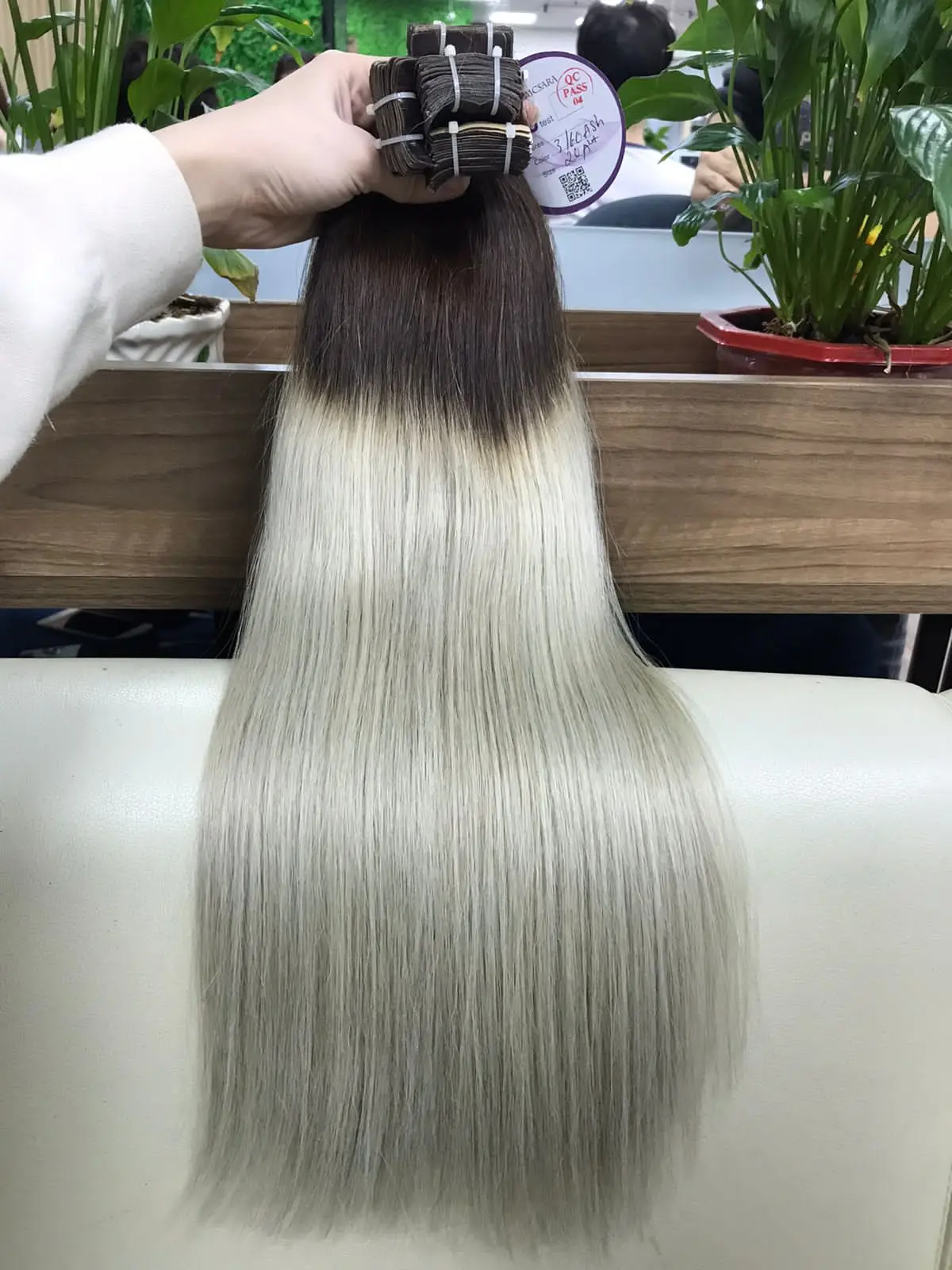 high quality  human hair bundles straight Vietnamese  ombre hair two tone braiding hair with factory price OEM ODM
