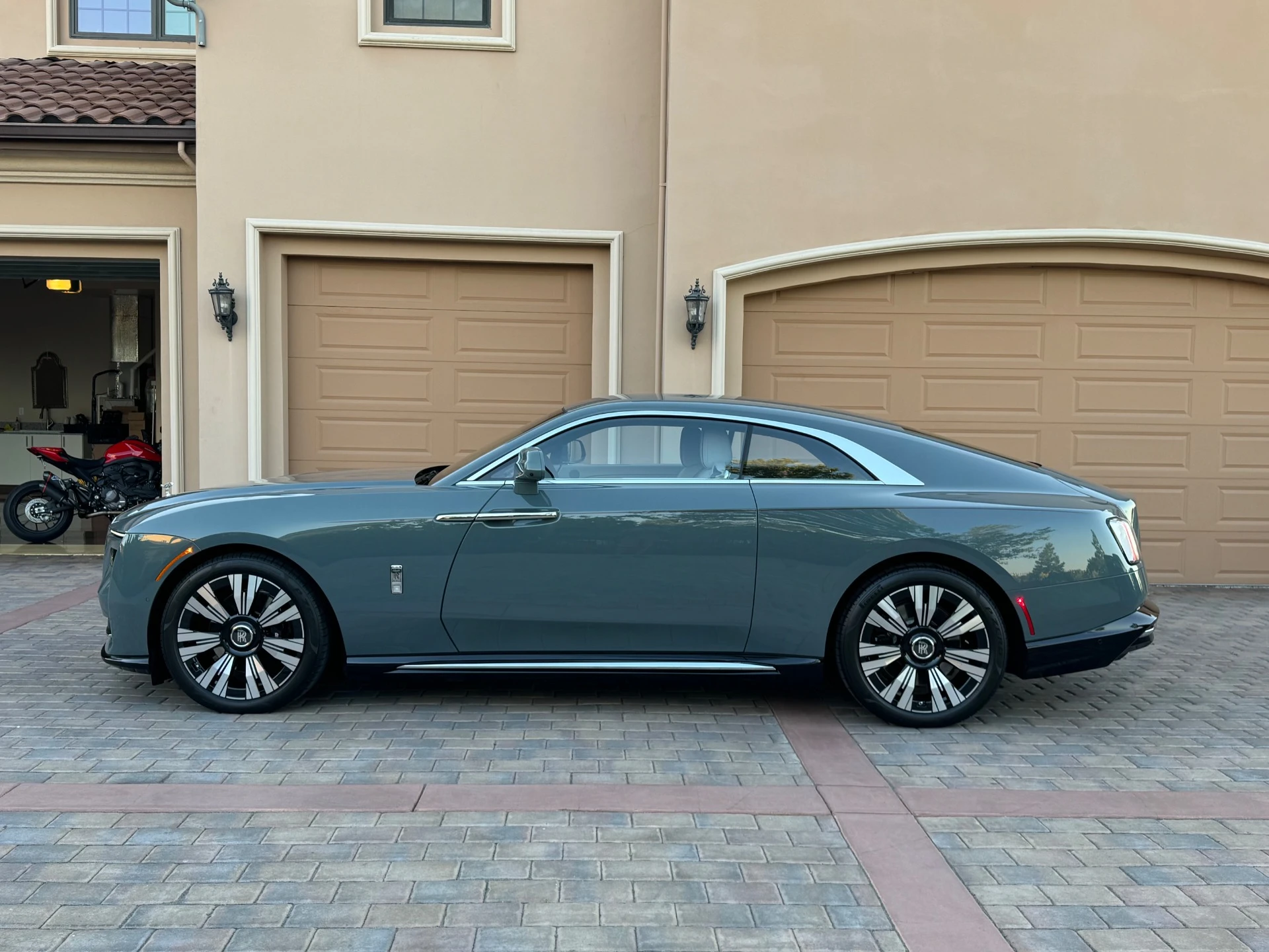 USED 2024 Rolls-Royce Spectre