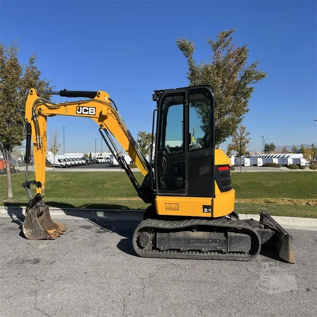 Hot Sale 2.5 ton Small Micro Crawler Bagger Digger Mini Excavators Mini Excavator With Closed Cabin now on sale