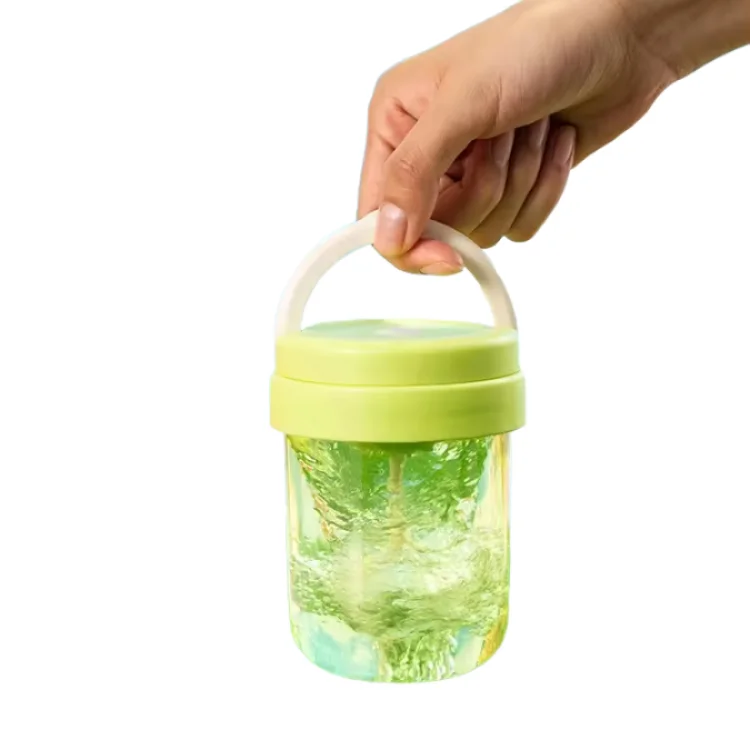 Small Automamtic stirring mug for protein, coffee mixes