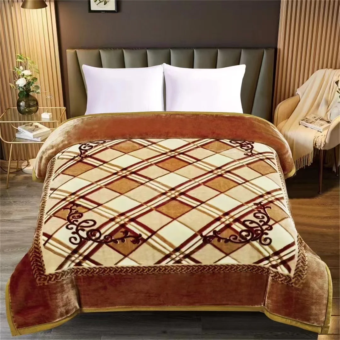 Flannel Home Textiles Khaki Printed Polyester Bedroom Bedding Set Queen Size Blanket Wholesaler