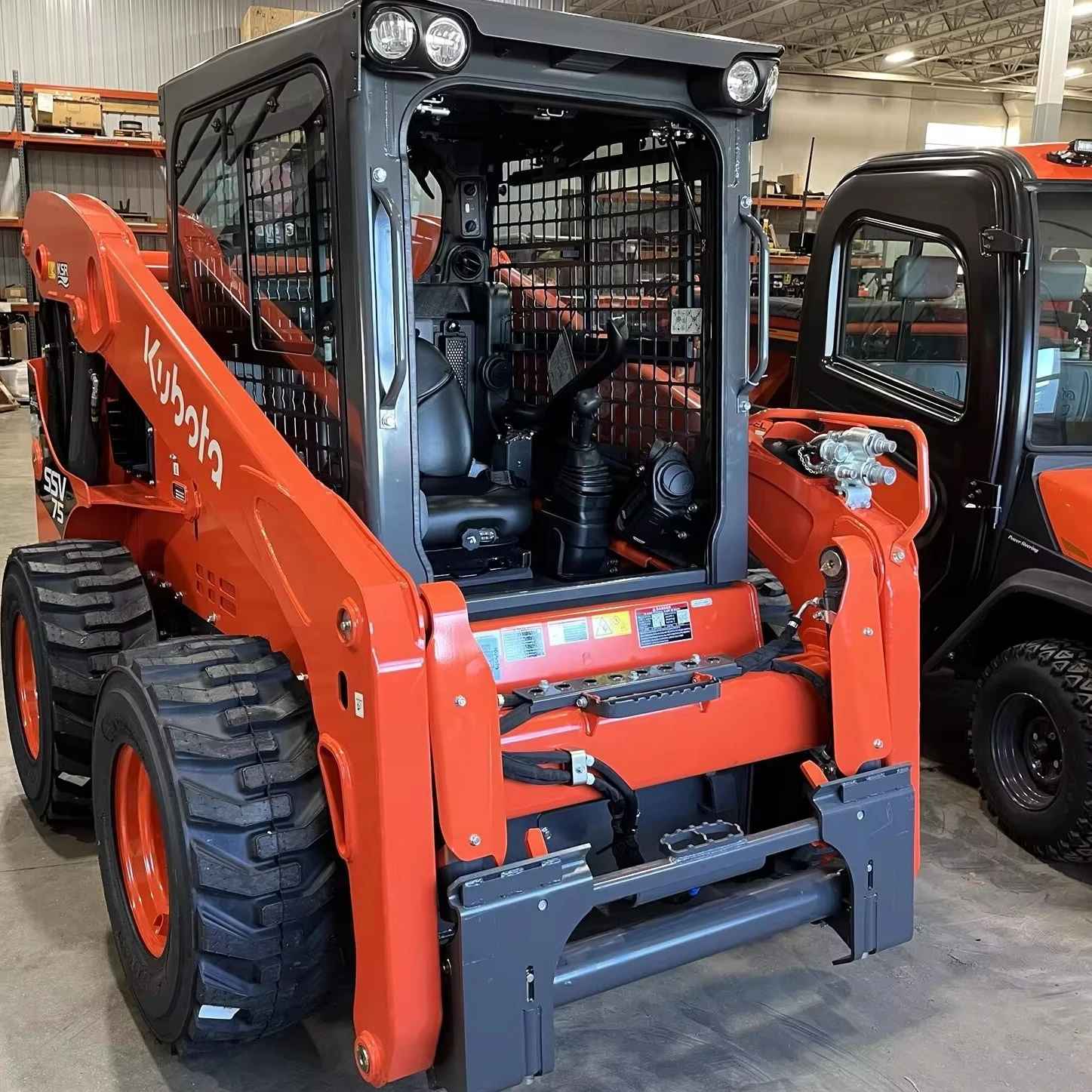 Гусеничный погрузчик EPA Euro 5 для продажи 2023 Kubota SSV 75 сельскохозяйственного и строительного назначения