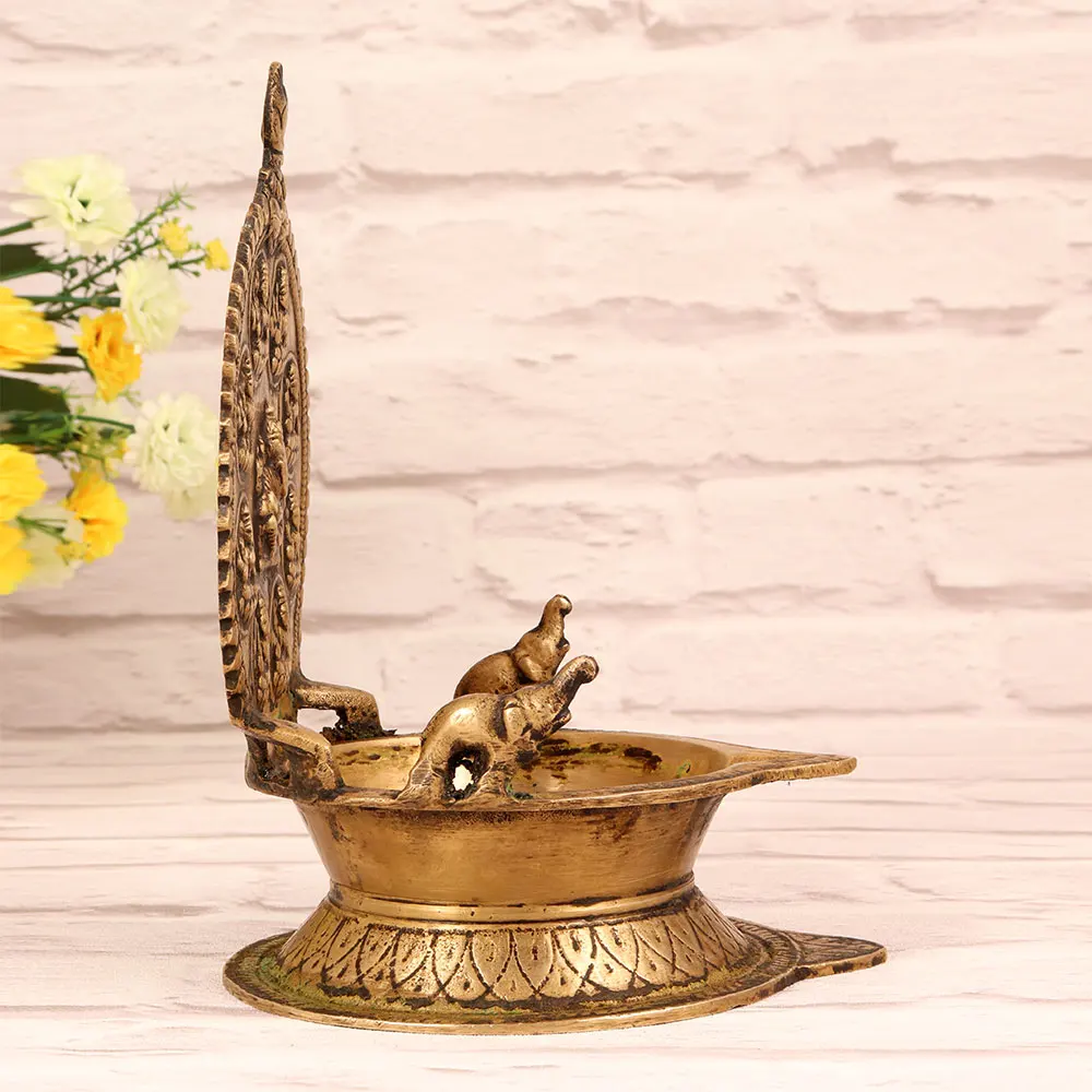 High Quality Traditional Golden Brass Oil Lamp Lakshmi Ganesha Gajalakshmi Vilakku Oil Lamp For Temple Home Decoration SNH-93