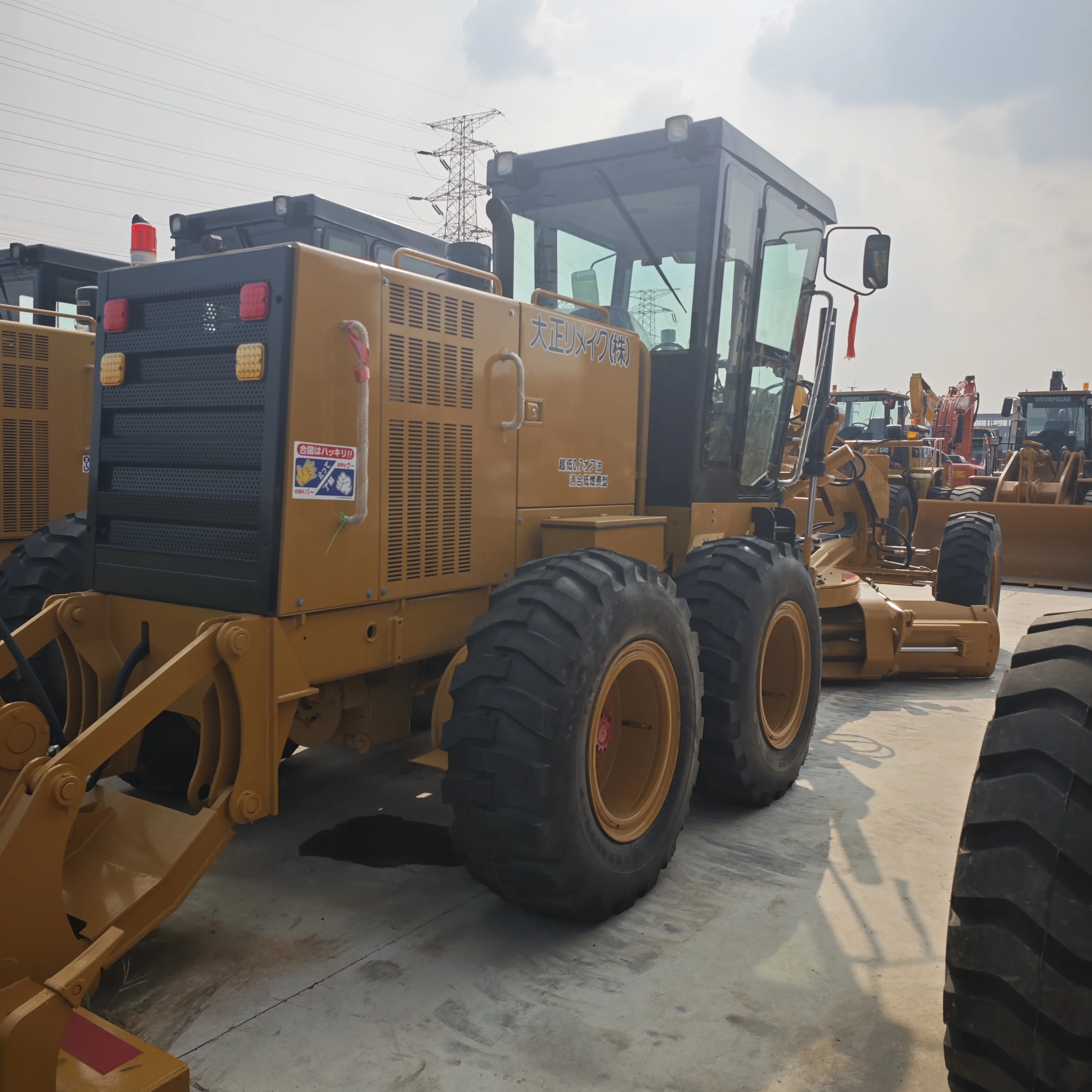 Used motor grader CAT140K China made Caterpillar 140K road construction machinery in good condition for sale