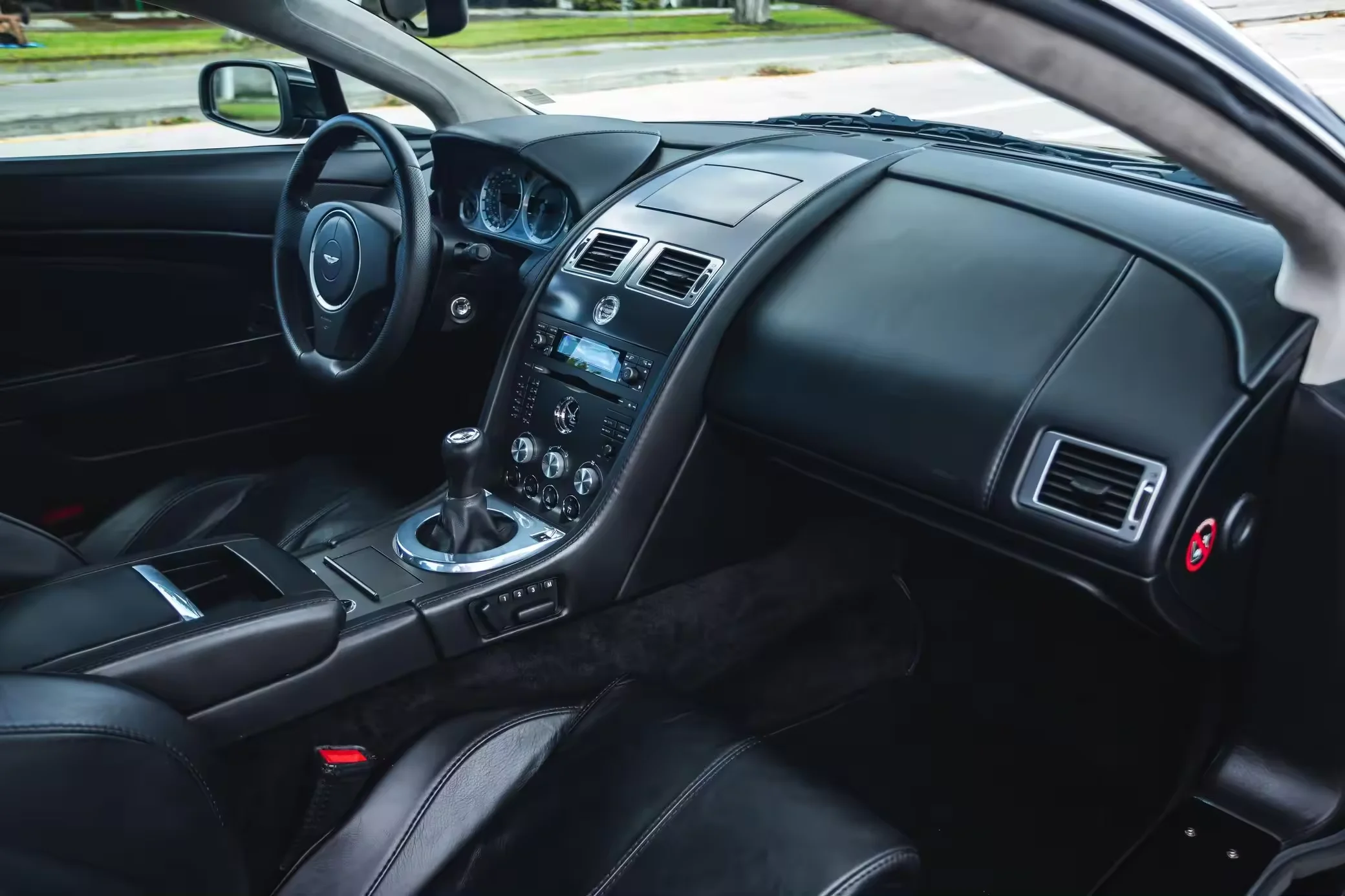 Подержанный 2008 Astoon Martin V8 Vantage 6-ступенчатая Механическая ~ 24900 миль Заводская модернизация двигателя 4 3 л заднеприводная трансмиссия