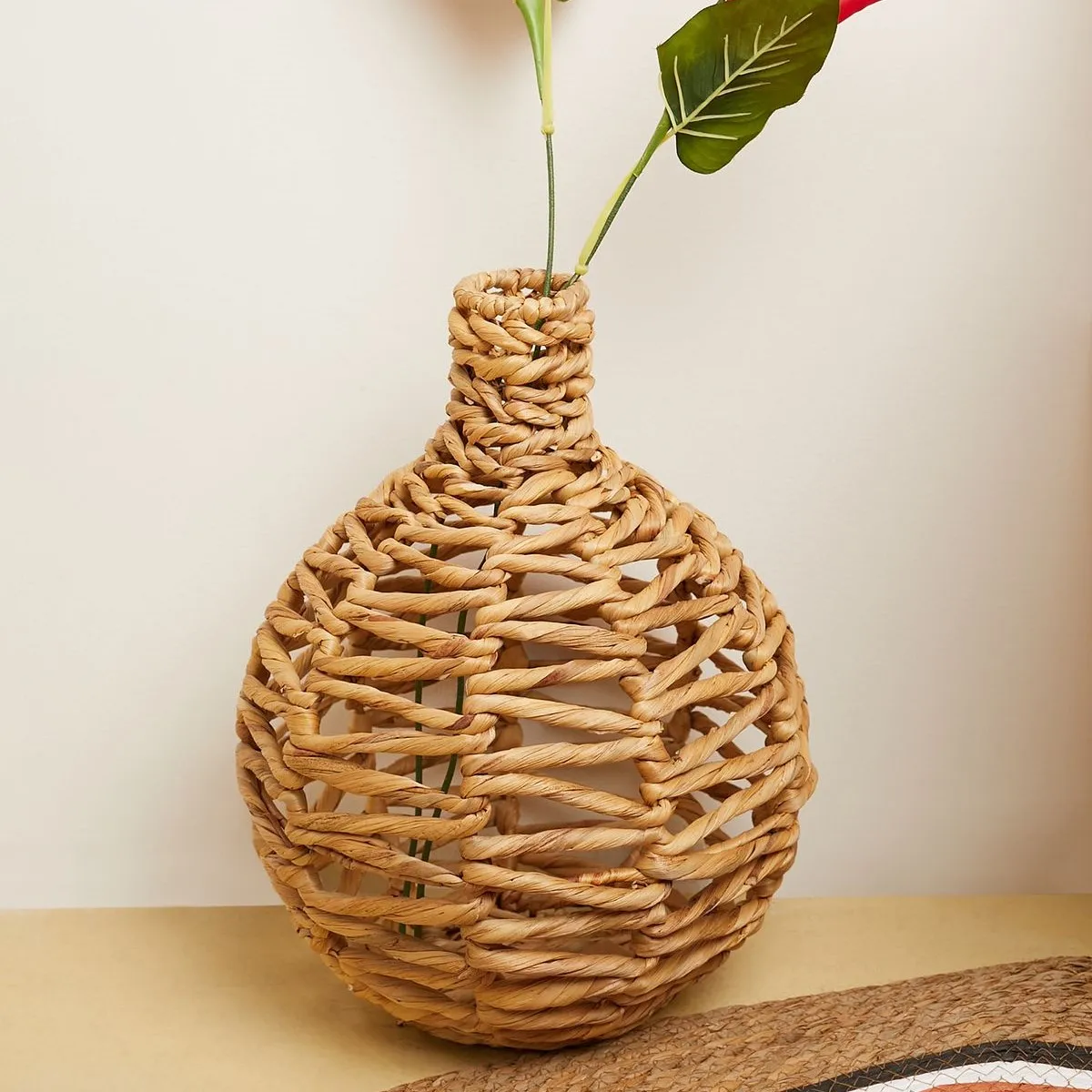 High quality best selling modern eco friendly water hyacinth woven vase for home decor made in Vietnam
