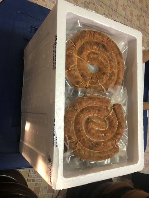 Замороженная острая Северная колбаса, вес 500 г, Упаковано в Вакуумный Герметичный пакет